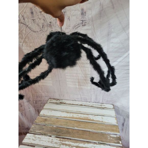 Fun world spider hanging Halloween prop plush stuffed decor home office table - Picture 3 of 6